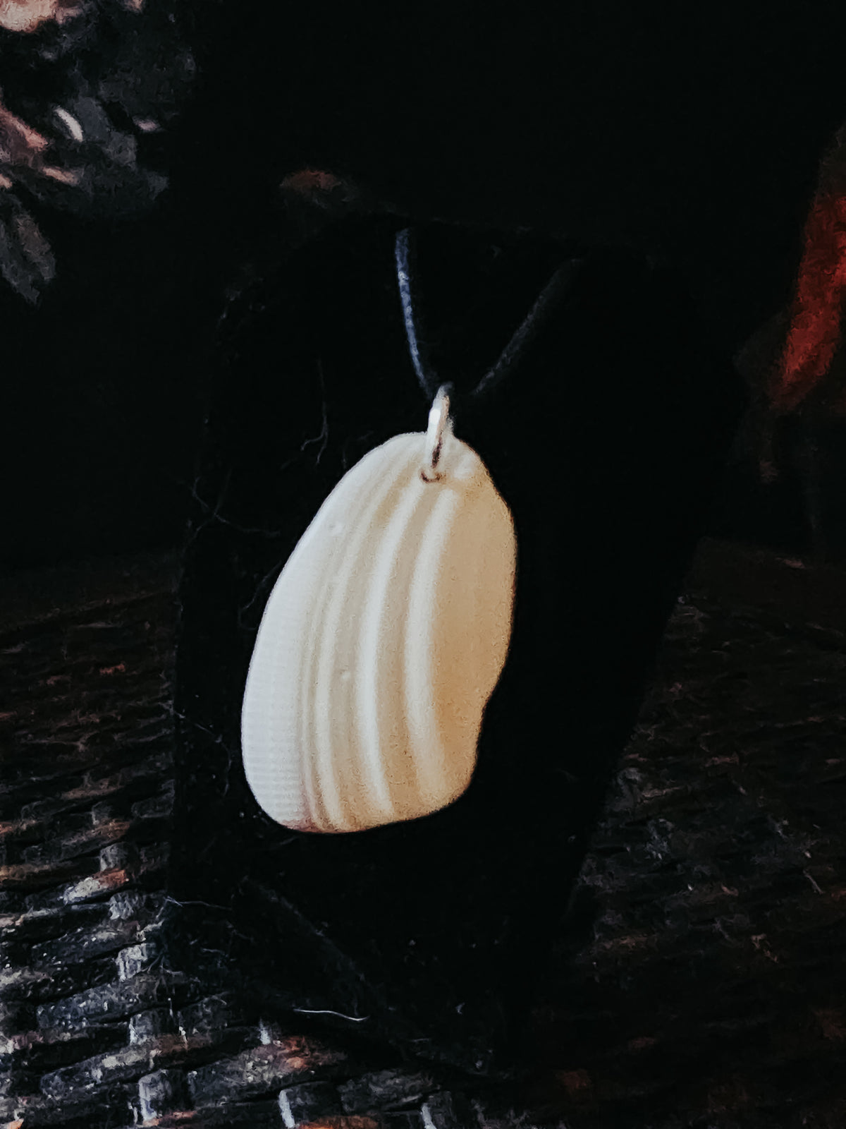 22" Large Smooth Sea Shell Pendant Necklace